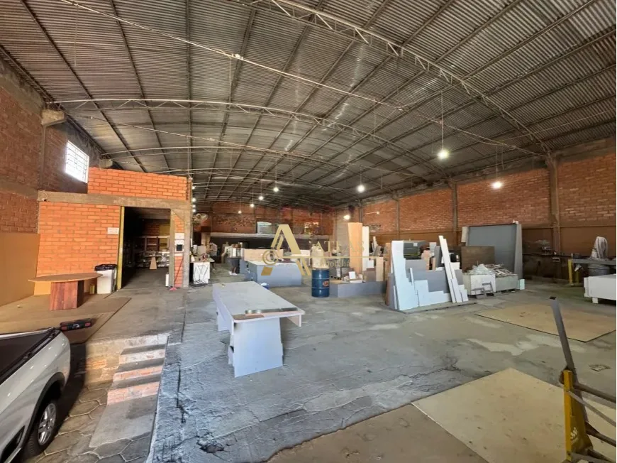 Imóvel comercial de 1.386 m² à venda em Barreiros, São José