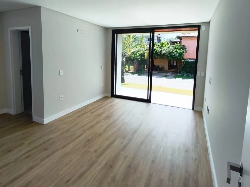 Casa com 3 quartos e 546 m² à venda em Campeche, Florianópolis