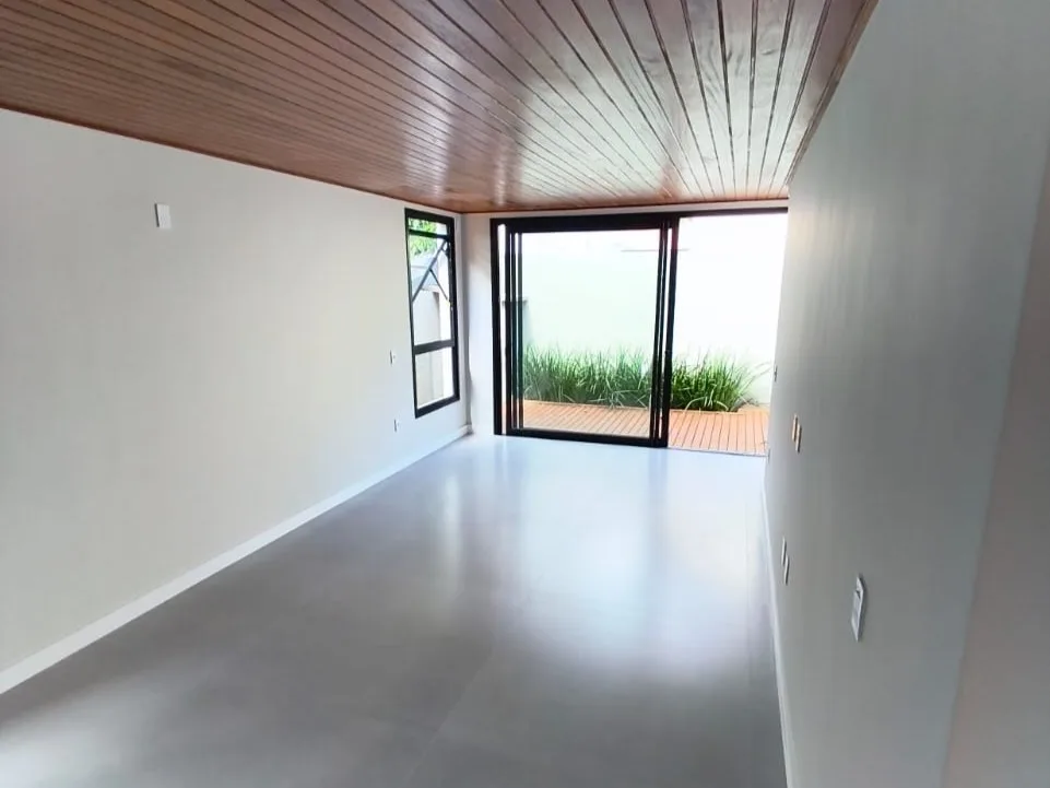 Casa com 3 quartos e 546 m² à venda em Campeche, Florianópolis